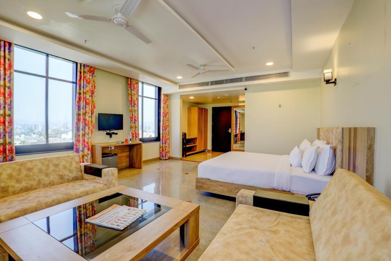 Hotel Shree Nanda Удайпур Экстерьер фото