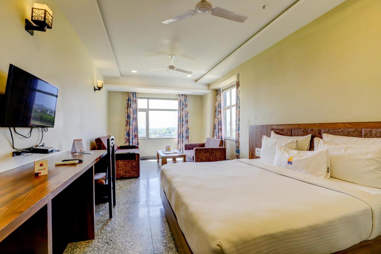 Hotel Shree Nanda Удайпур Экстерьер фото
