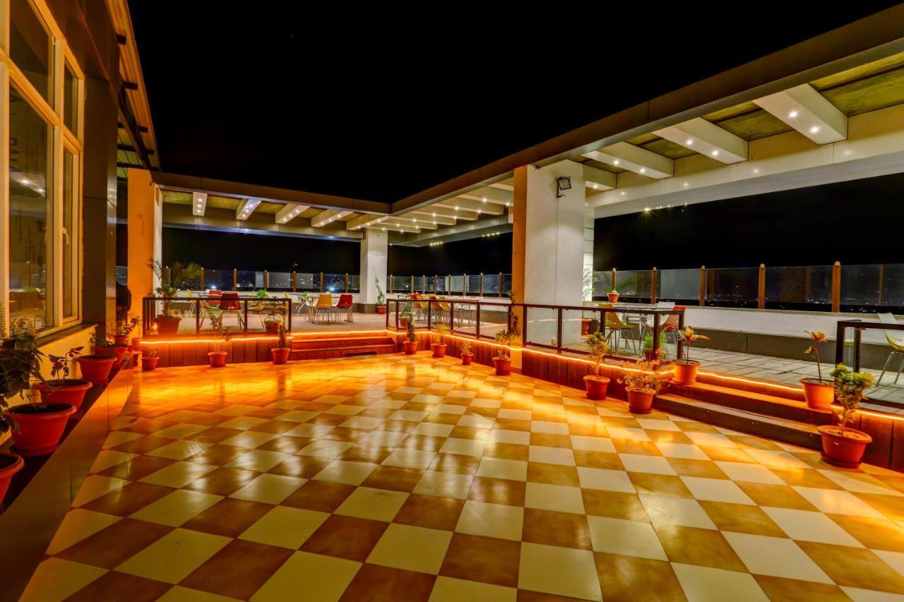 Hotel Shree Nanda Удайпур Экстерьер фото