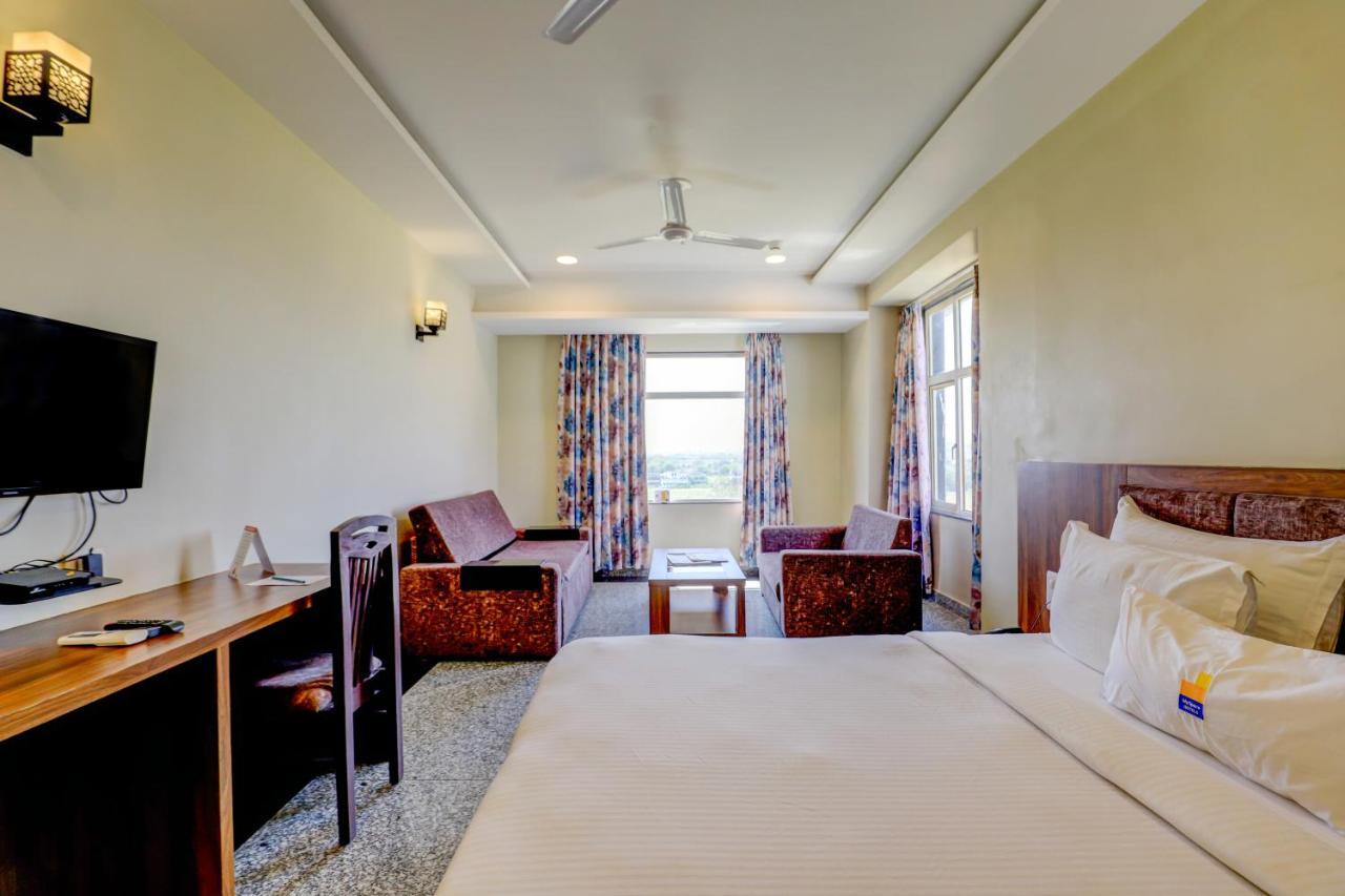 Hotel Shree Nanda Удайпур Экстерьер фото