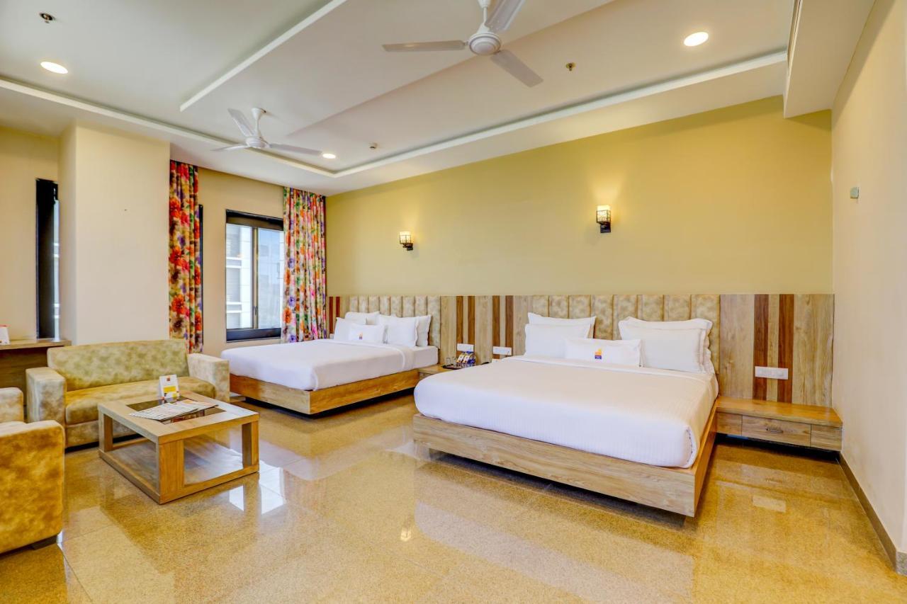 Hotel Shree Nanda Удайпур Экстерьер фото